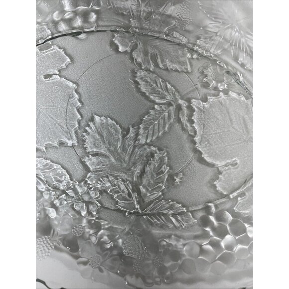 Anchor Hocking 18" Oval Glass Platter with Blackberry Motif - Great Condition - Picture 4 of 10